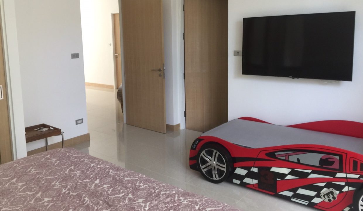 Vineyard 3 - Plot 19 (21)